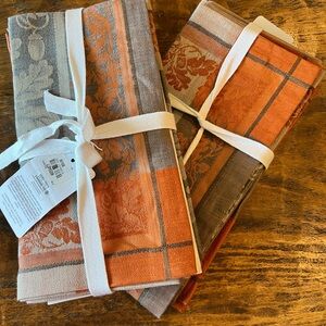 William Sonoma NEW Acorn Harvest Jacquard dinner napkins.  2 sets of 4 each.